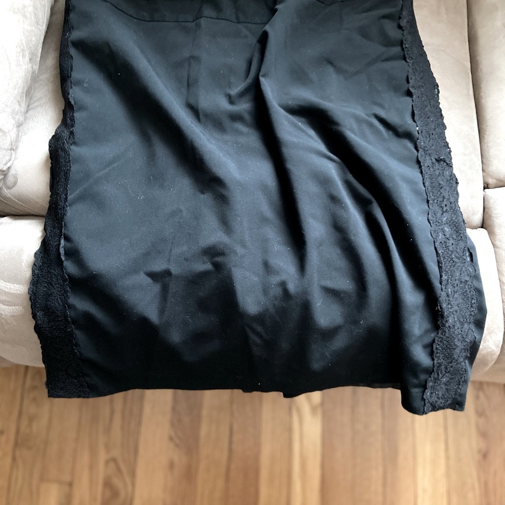Women’s skirt with lace sides
